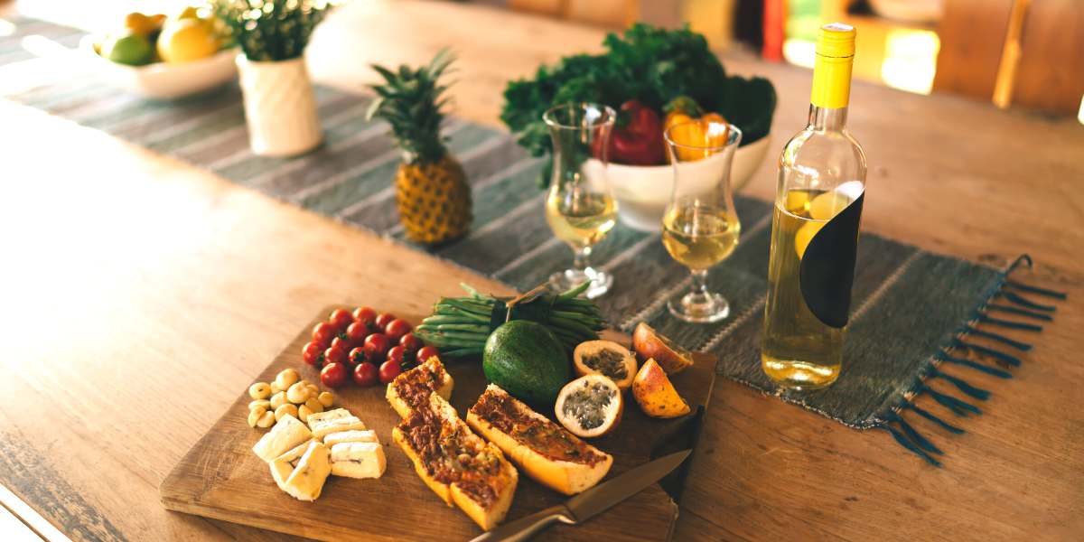 The best snacks that go with white wine (Ultimate Wine Pairing Tips)